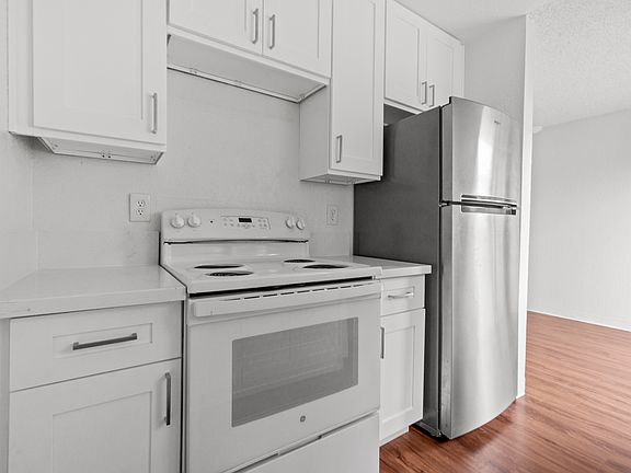 5th image of 319 Roosevelt St APT D