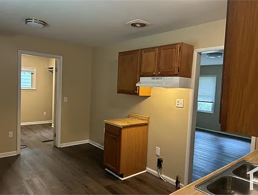 4051 W Hillcrest Ave — Photo 3