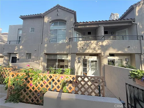 27 Tradewinds Photo 1
