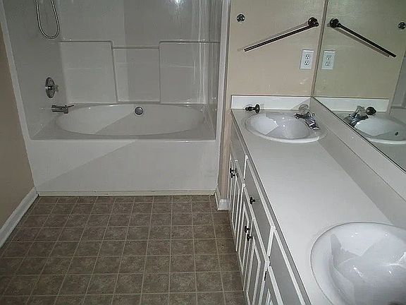 5th image of 4971 Aaron Dr