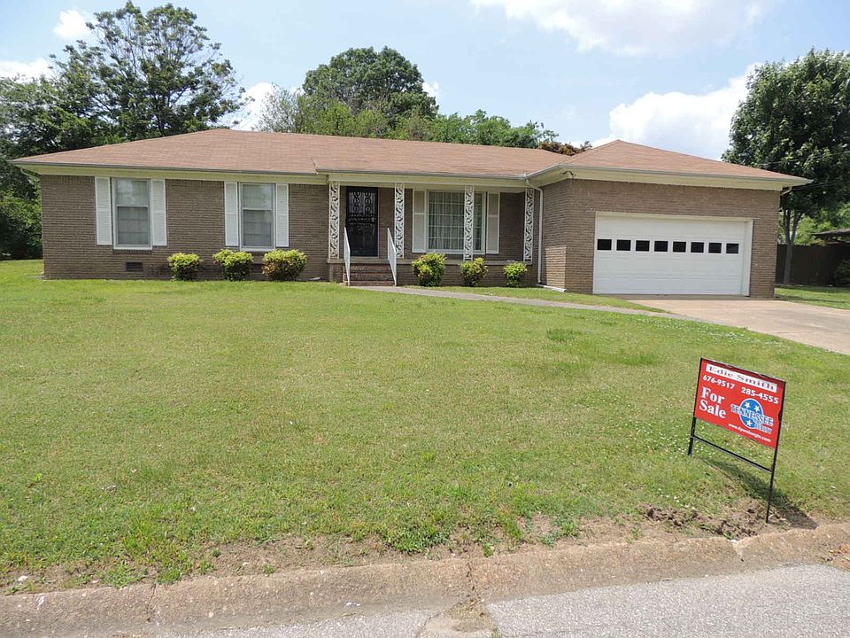 1st image of 1829 Sam Houston Dr