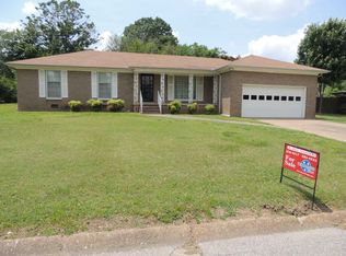1829 Sam Houston Dr, Dyersburg, TN 38024