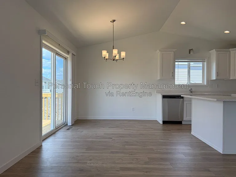 6767 32nd St S — Photo 10