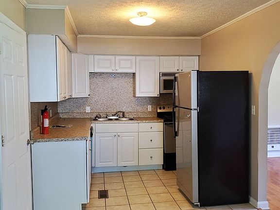 3rd image of 1446 Piedmont St