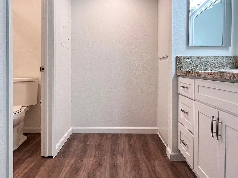 134 S Western Ave #20 — Photo 11