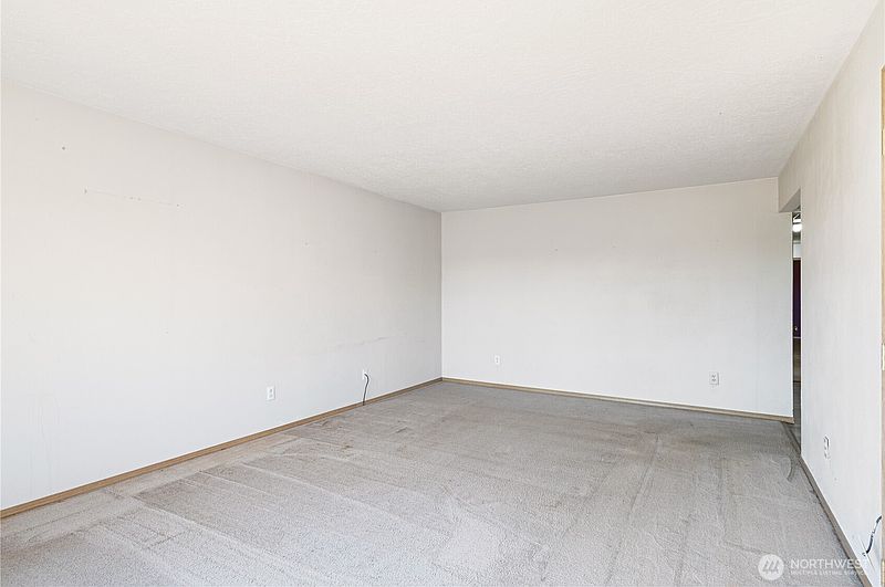 5th image of 1425 33rd Avenue