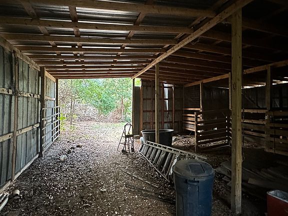 4th image of 3014 SW Main Blvd