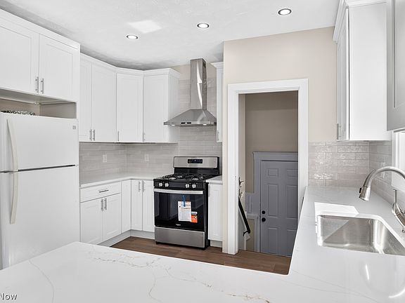 5th image of 3607 W 139th St