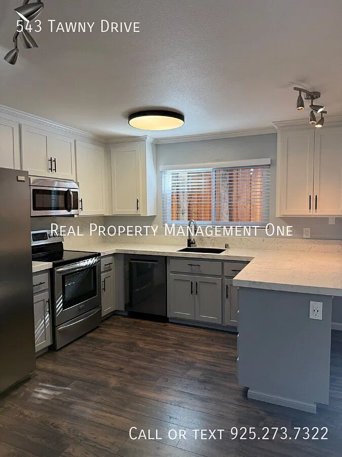 Stunning 3 Bd, 2.5 Bath Townhome in a Great Pleasanton Neighborhood — Photo 1