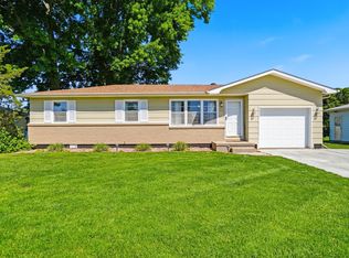 715 W Green Meadows Rd, Columbia, MO 65203