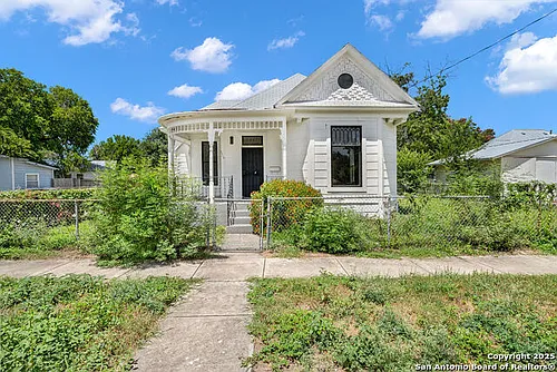 1219 Muncey Photo 1