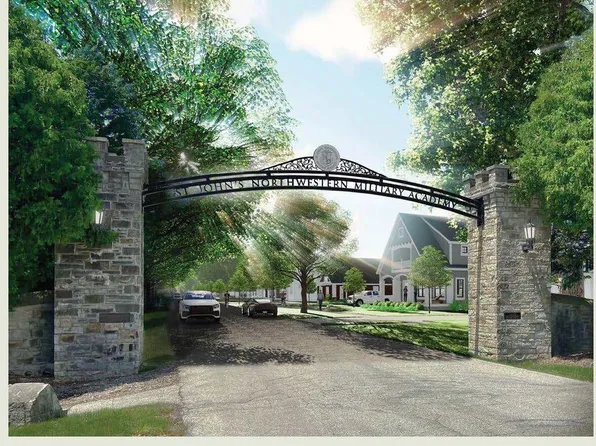 428 WISCONSIN AVENUE #Lt7, Delafield, WI 53018