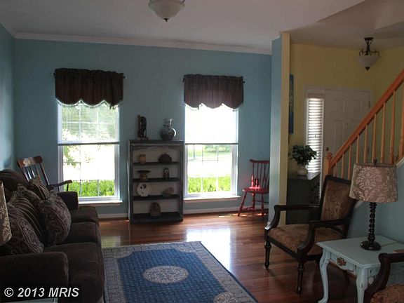 3rd image of 608 Newington Pl NE