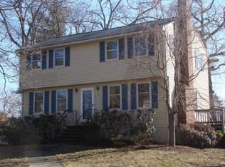 17 Forest Glen Rd, Reading, MA 01867
