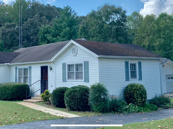 1316 Natchez Trace Rd, Camden, TN 38320