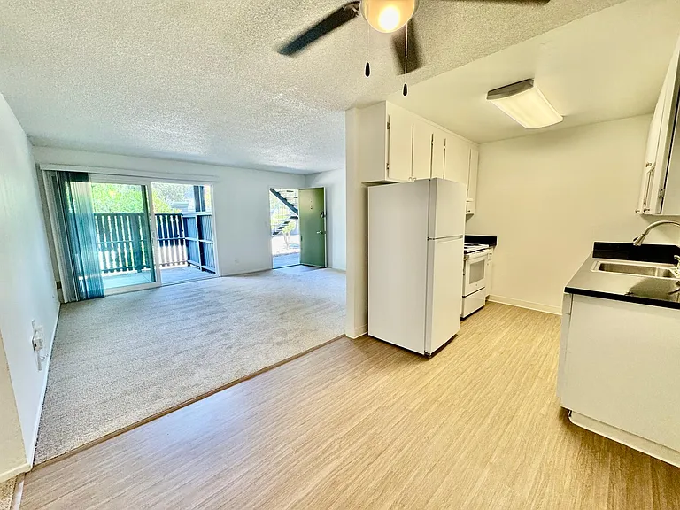 450 Alameda Del Prado #I — Photo 4
