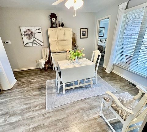 3rd image of 3707 Ironwood Pl