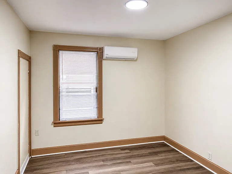 41 Bain St #1 — Photo 3