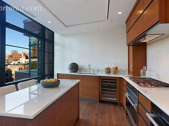 2nd image of 150 Charles St APT 6DN
