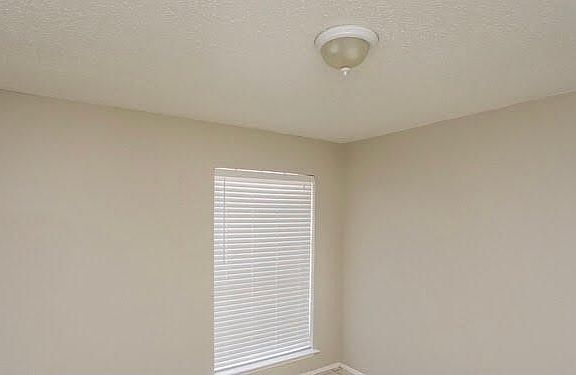 3rd image of 6121 Coolwood Ln