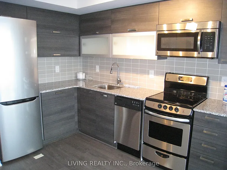 Lisgar St — Photo 4