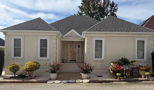 3 bed, 1460 sqft, $1,900 — Photo 1