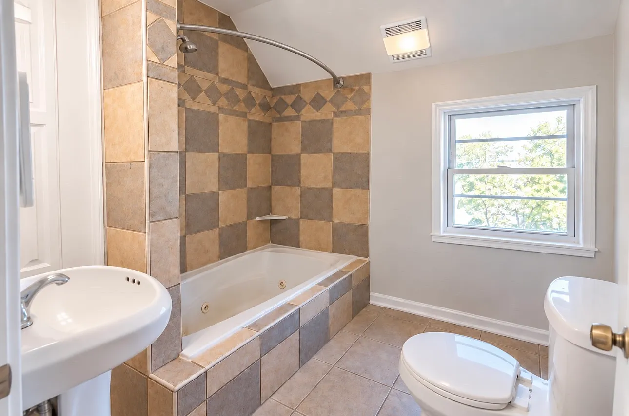 49 Barbara Pl — Photo 4