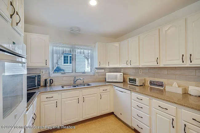 315 Tuttle Ave — Photo 8