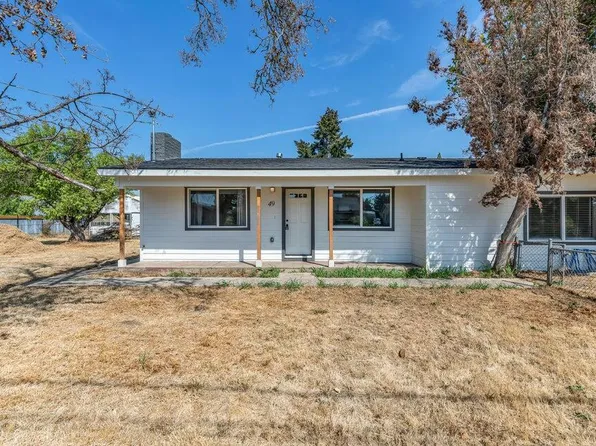 49 Mace Rd, Medford, OR 97501