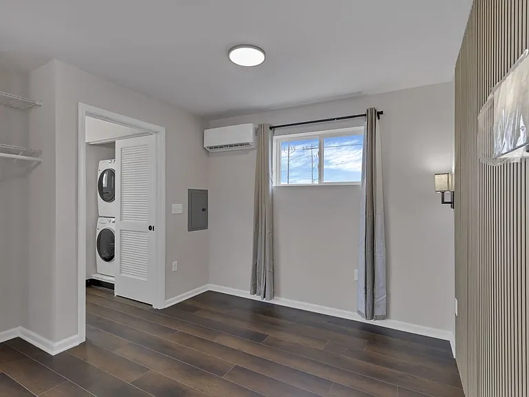 35 Parsons Ave #B — Photo 9