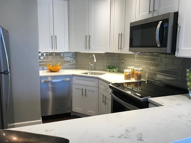 Webster House — Photo 36