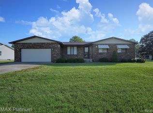 11458 Majorca Pl, Fenton, MI 48430