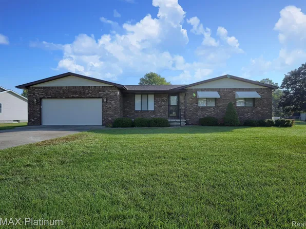 11458 Majorca Pl, Fenton, MI 48430