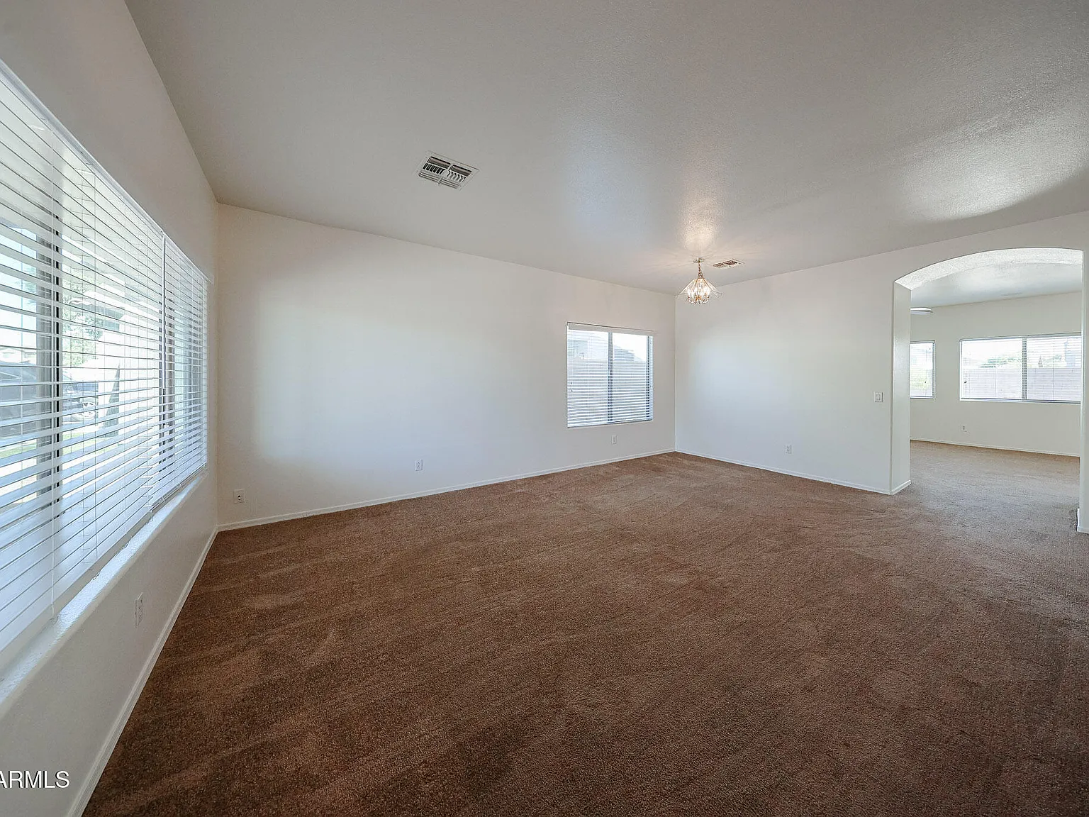 4 bed, 2.5 bath, 2114 sqft, $1,995 — Photo 4