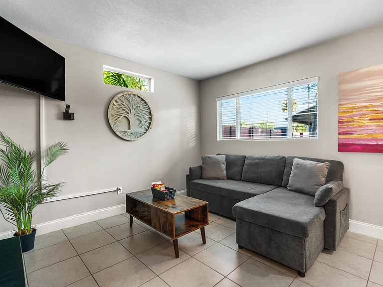 202 N Fremont Ave — Photo 14