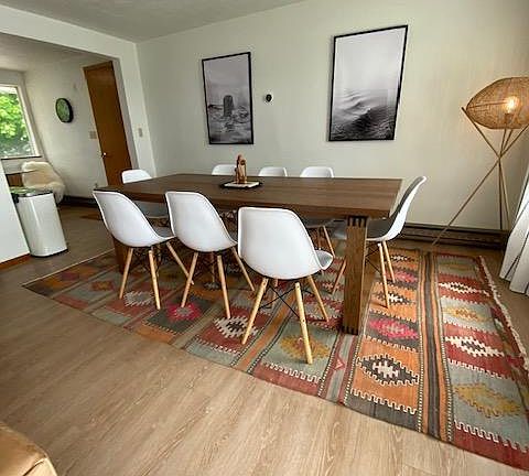 Dining Area : Main Floor