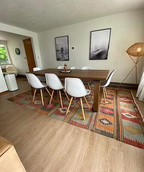 Dining Area : Main Floor