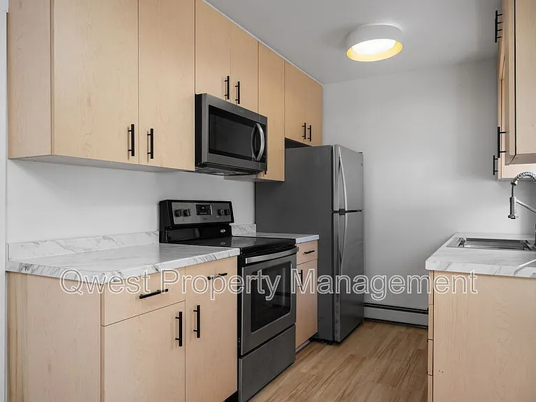 414 Rose St — Photo 3