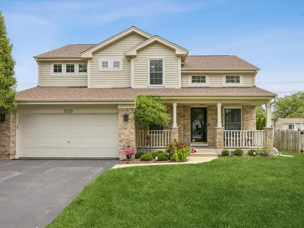 3070 Melbourne Ln, Lake In The Hills, IL 60156