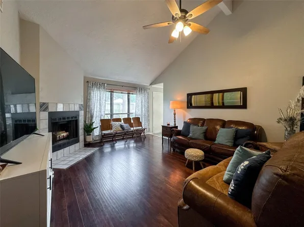 2909 Laurelridge Dr, League City, TX 77573