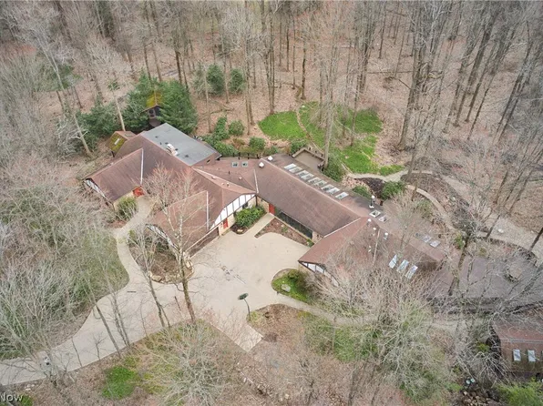 1000 Woodhaven Blvd, Akron, OH 44333