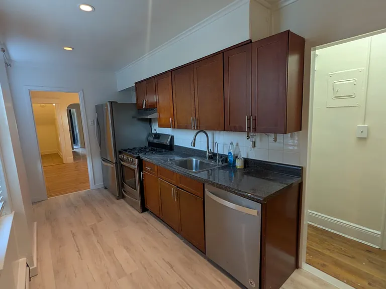 1395 Kearney Ave #B — Photo 8