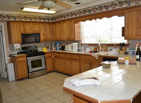3rd image of 6228 Hickory Hill Ct