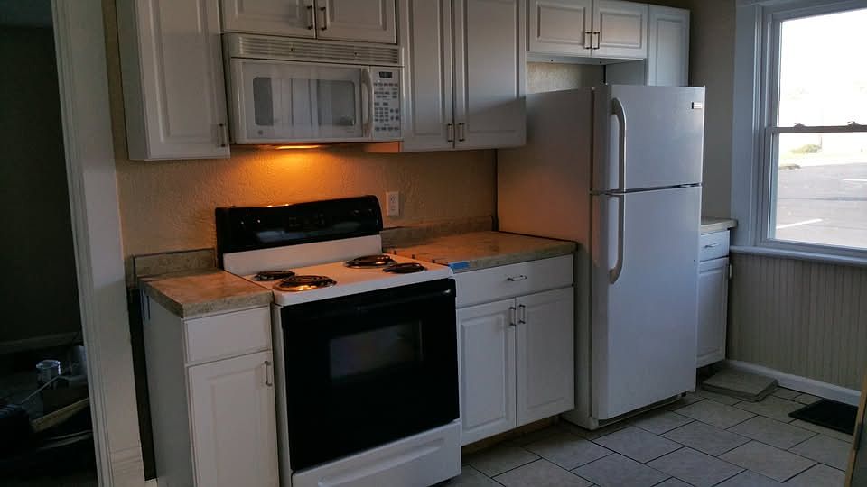 1st image of 118 2nd St SW #1
