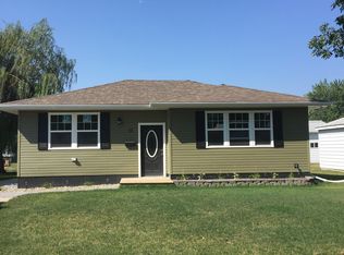 17 20th St NW, Minot, ND 58703