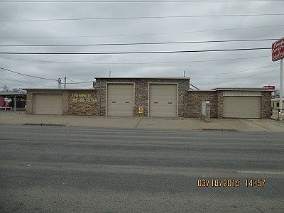3rd image of 706 W Avenue N