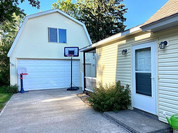 2nd image of 22128 Marinette St
