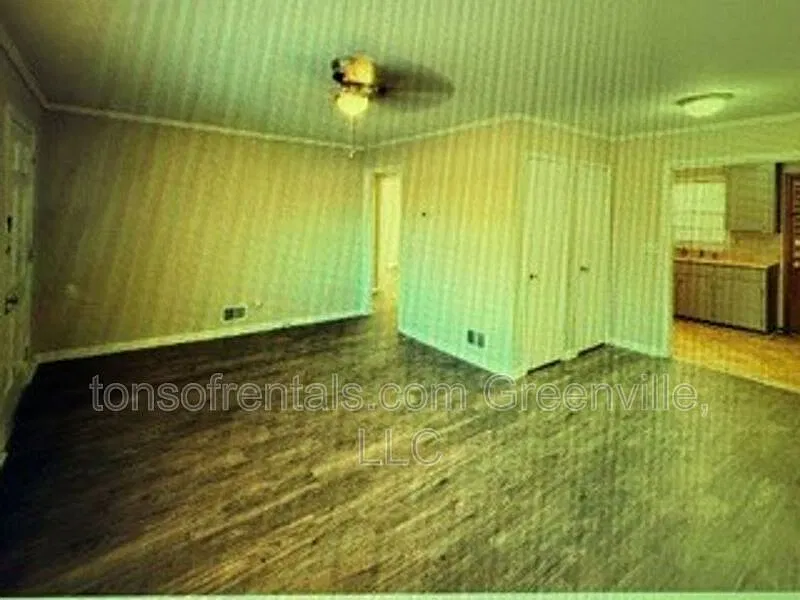 2 bed, 1.0 bath, $895 — Photo 3