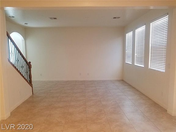 3rd image of 386 Botanic Gardens Dr #0