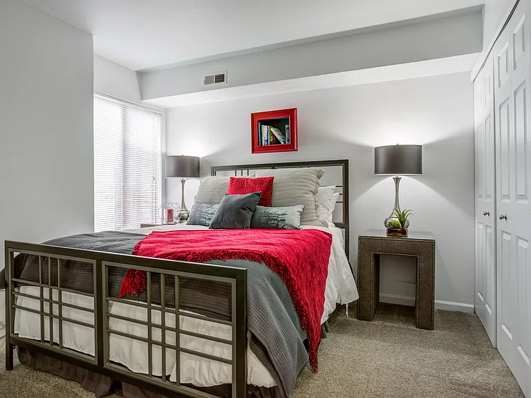 Laurel Valley Apartments — Photo 8